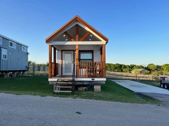 Farm stay in a tiny house. Entire space. Pool - Image 2