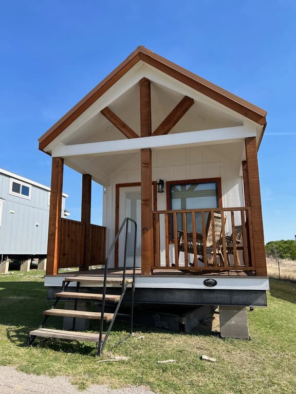 Farm stay in a tiny house. Entire space. Pool - Image 1